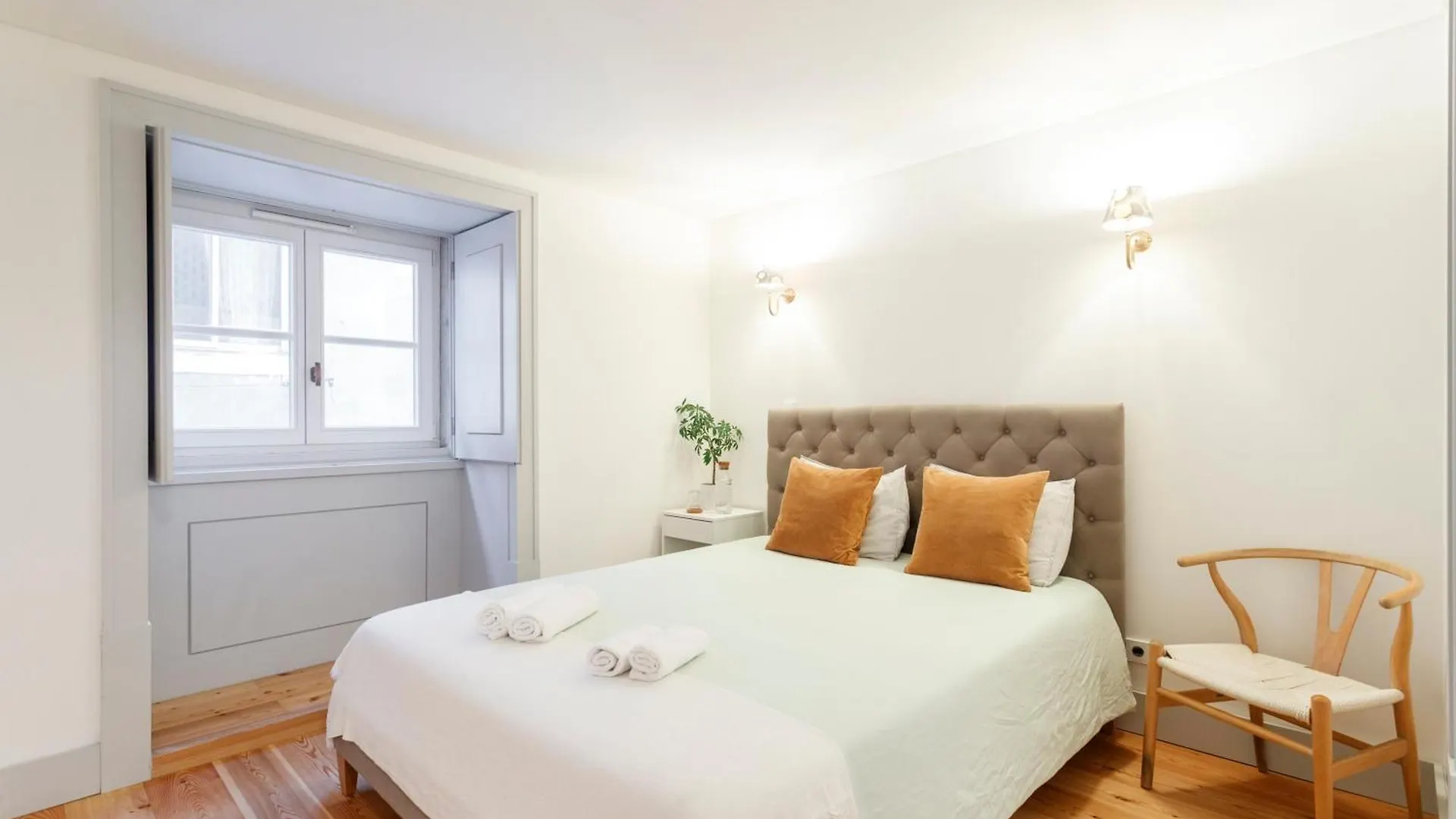 Double Room With Private Wc In Shared House In Downtown Lisbona 0*,  Portogallo